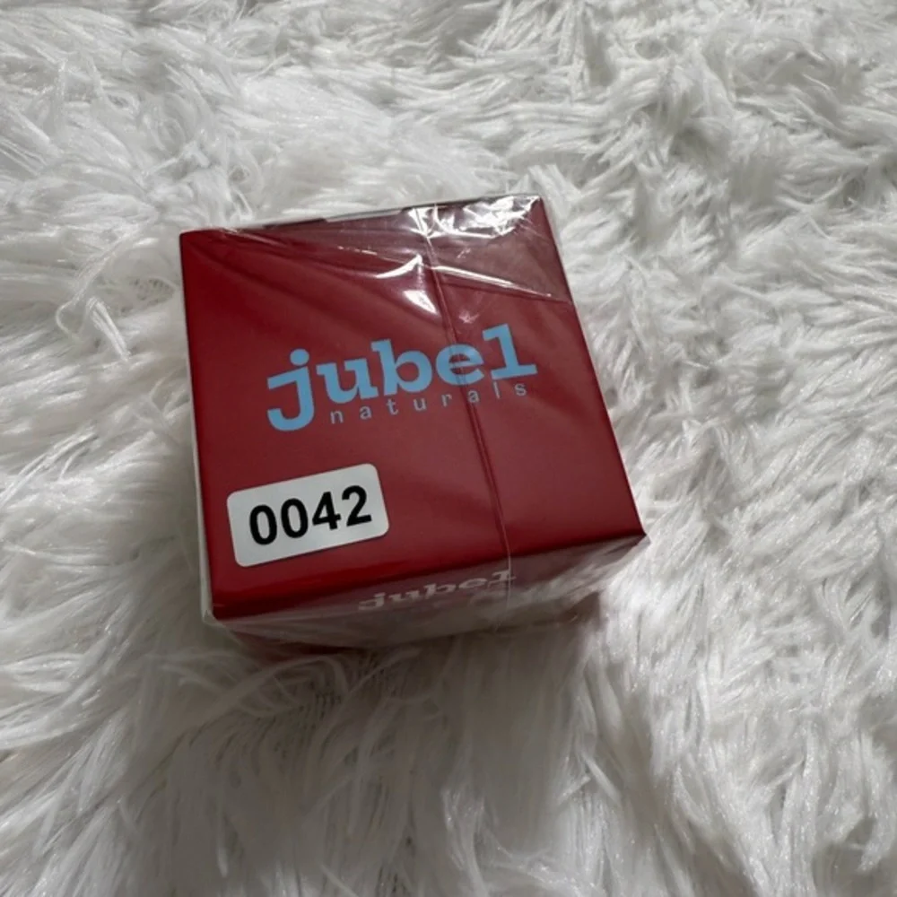 NIB JUBEL VANILLA CHERRY LIP TREATMENT MASK NIB